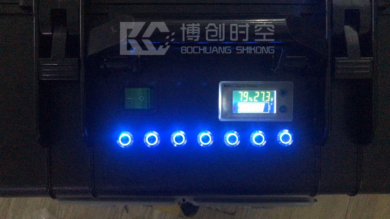 Suitcase high-power Mobile Phone Signal Jammer 7 frequency switch controls the display of remaining battery power