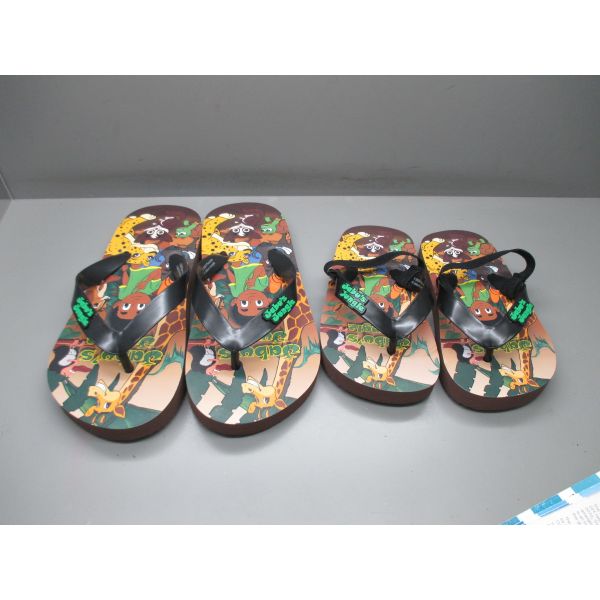 OEM PE EVA Kids Character Flip Flops Sandals Open Toe Style Anti Slip Design