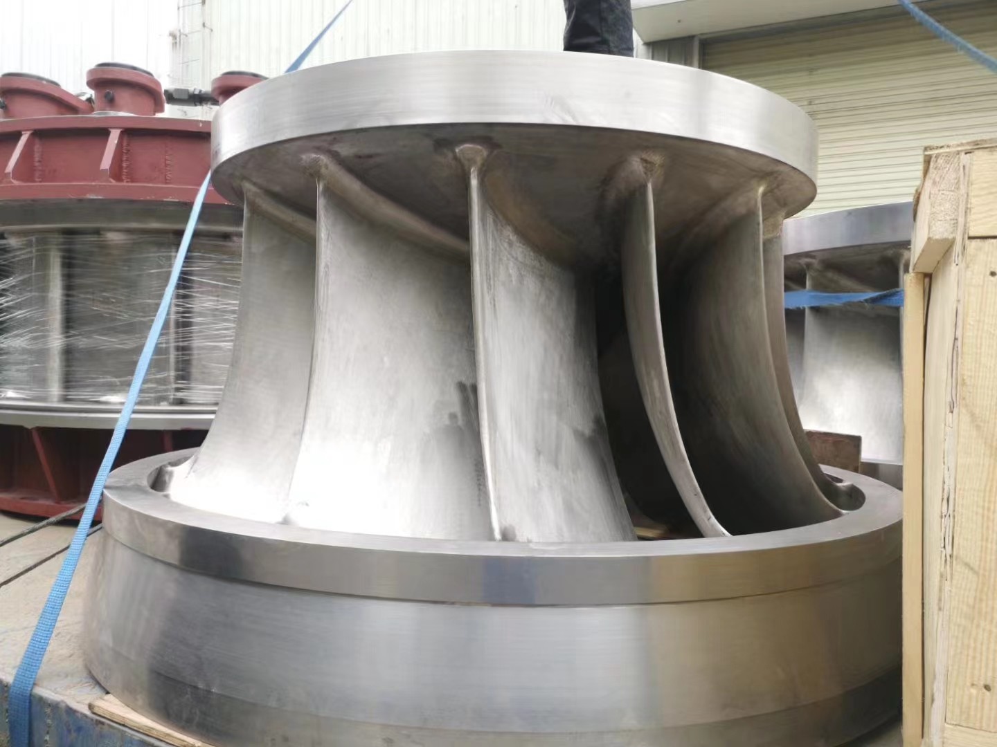Water Turbine Generator 300KW-20MW Power Output Brushless Excitation Vertical Installation 300-3000rpm Speed