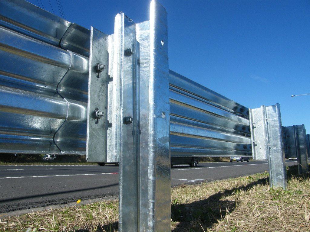 Customized C Post Road Safety W Beam Steel Galvanized Highway Guardrail for Long-term