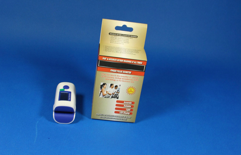 0.96'' Omron Fingertip Pulse Oximeter With 2 AAA Batterries