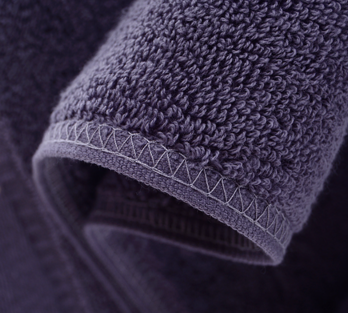Striped Jacquard Luxury Towels Made of 100% Cotton for Soft and Absorbent Performance