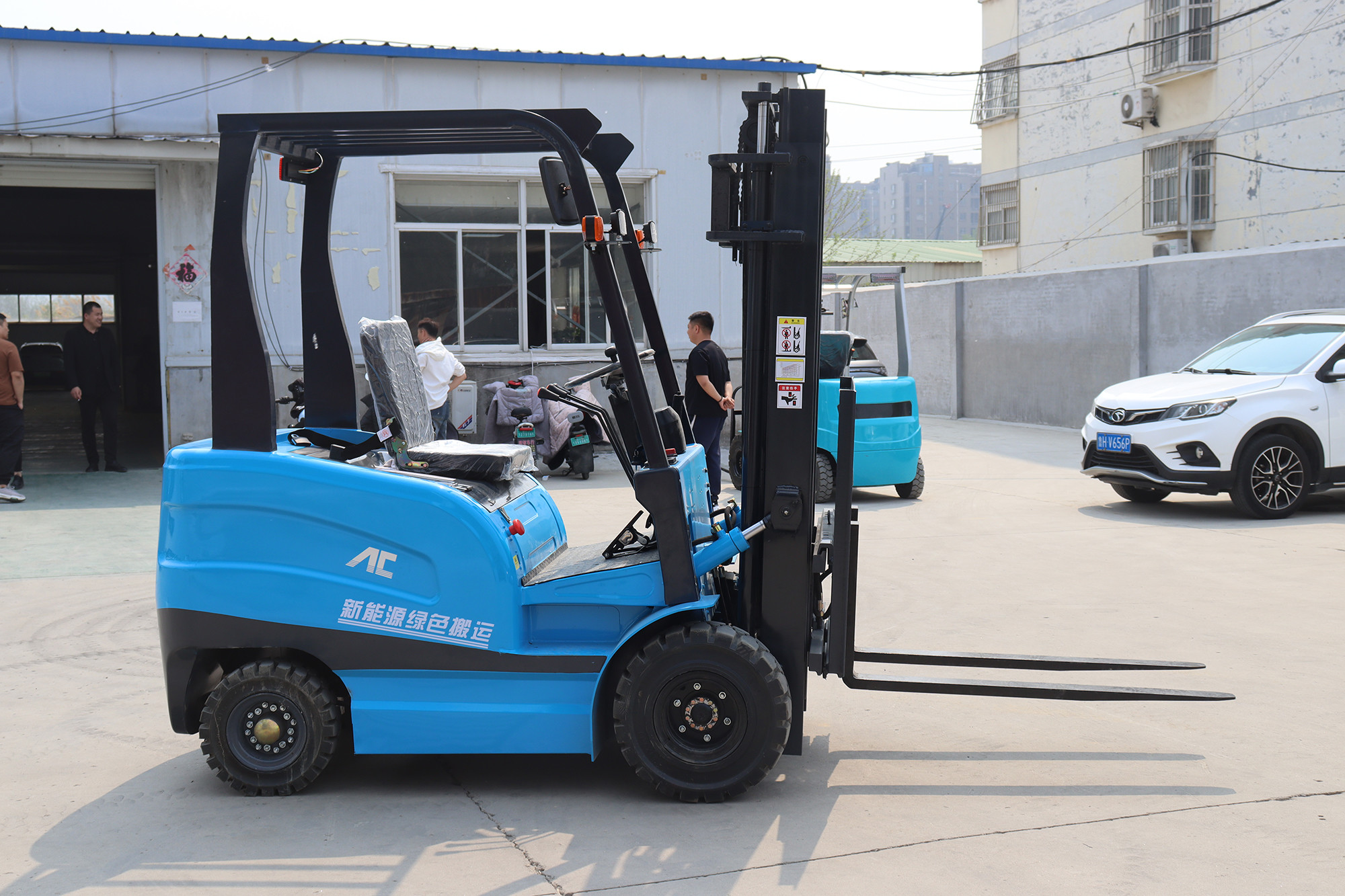 6Meter 3 Ton Triple Stage Mast AC Electric Counterbalance Truck 2.5 Meter Turning Radius