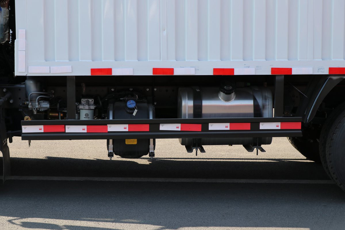 Sinotruk King Series 160HP 4.15m High Roof Deflector Single Row HOWO Van Light Truck