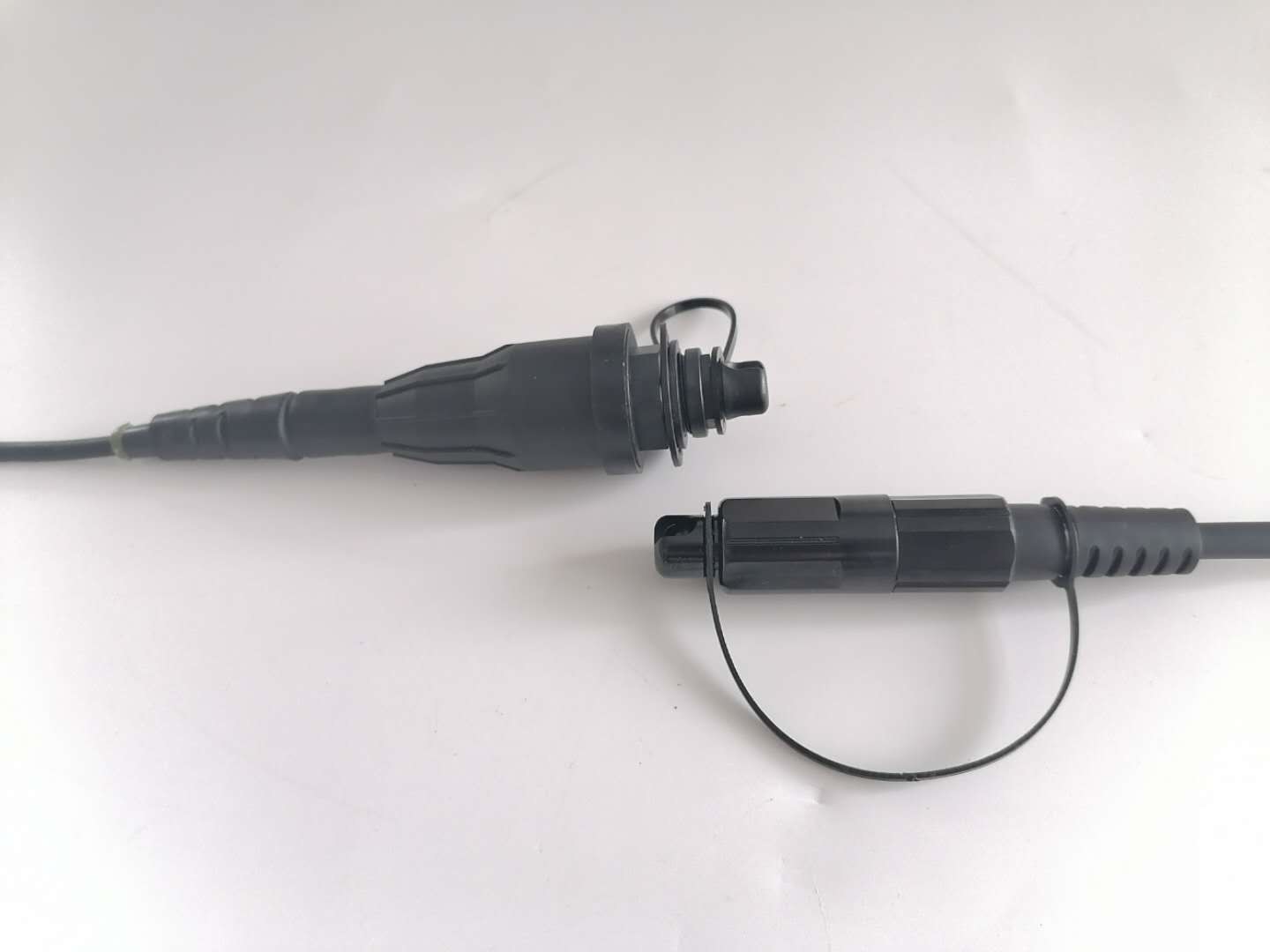 SC/APC G657A1 5.0mm LSZH IP68 FTTH Optitap Drop Cable