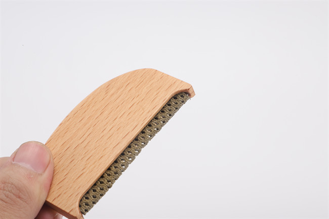 Sweater Comb Wood Plastic Handle Multi-Fabric Shaver Comb Removes Pills & Fuzz & Lintfrom Garments