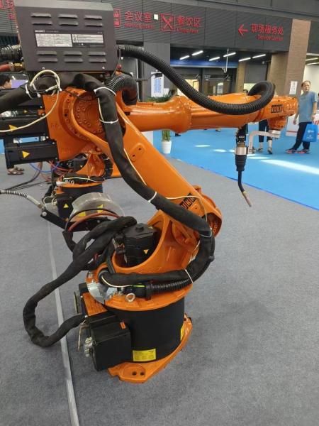 Used 6 Axis Robot KR16L6 1911mm Working Range 240kg Body Weight Ground/Ceiling