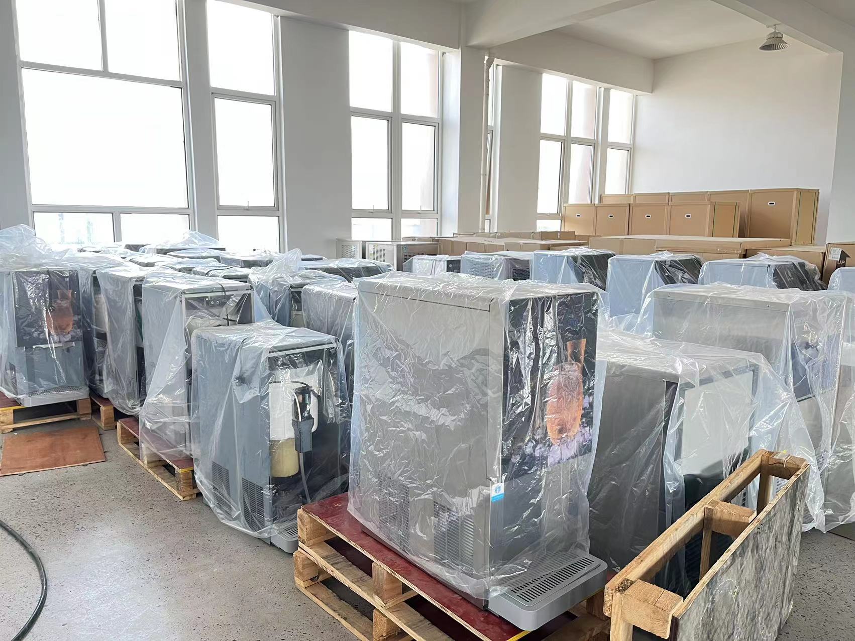 300-500kg/24h Automatic Ice Cube Maker for Cooling Drinks in Stainless Steel Material