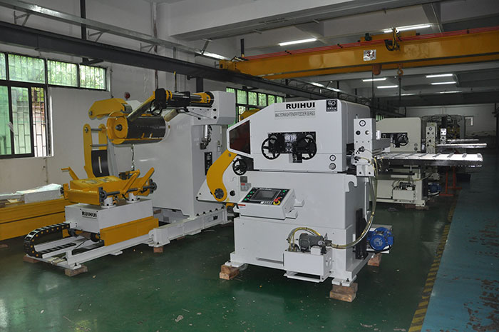 CNC feeder