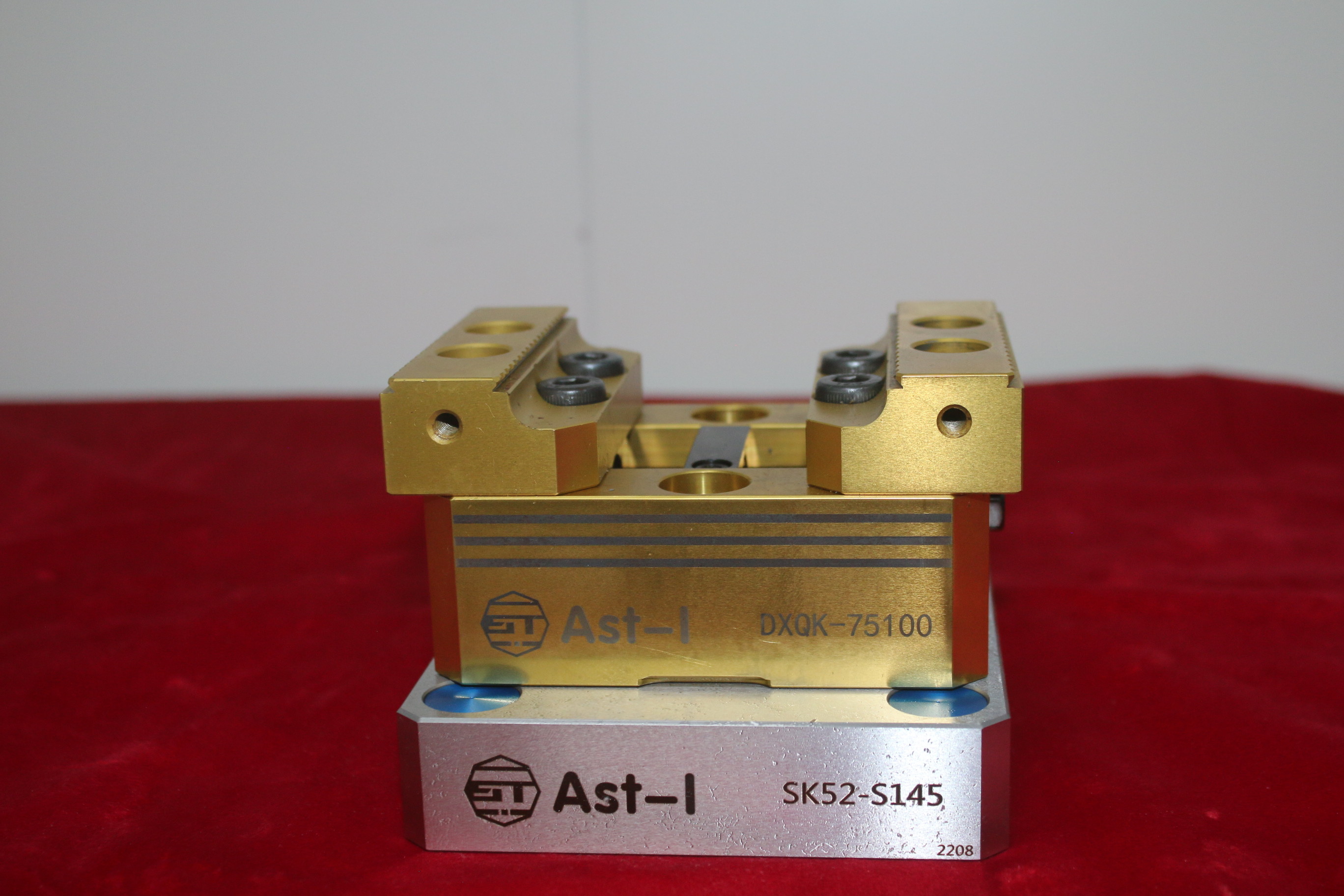Gripper Teeth Axis Fixtures 77mm Dovetail Fixture CNC For 5 Axis Riser