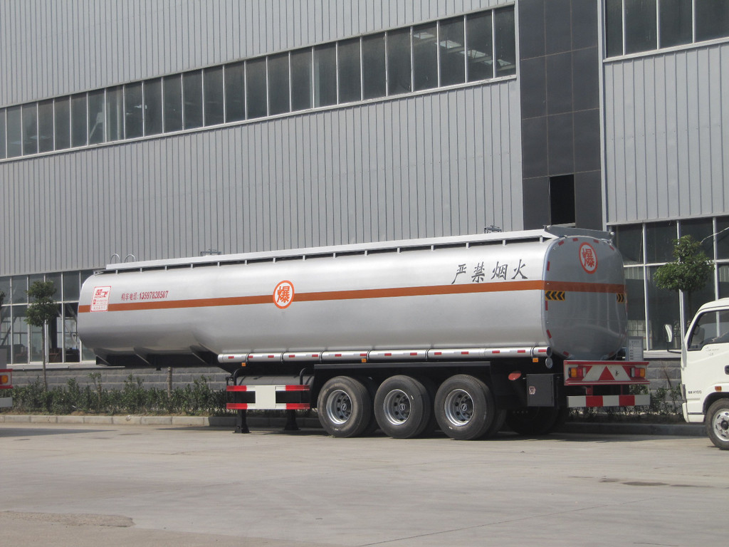 Rounded Tank Truck Trailer Semi Stainless Steel For Liquids Customized