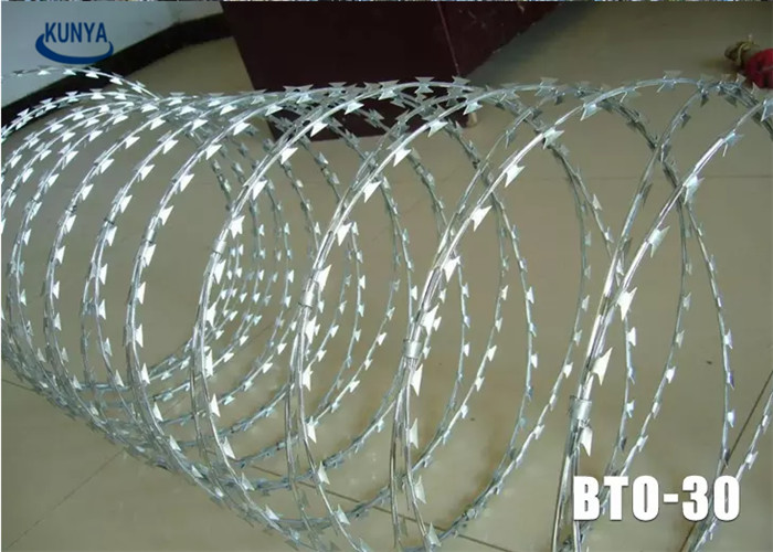 2.8mm 500mm Diamond Razor Wire Fence Barbed Coil Fencing