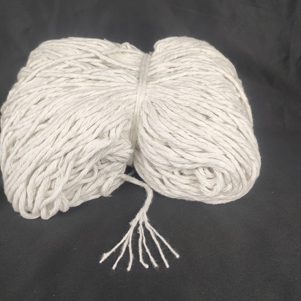 NE1.5/6 White Regenerated Cotton Yarn For Making Mop With High Water Absorption Ability