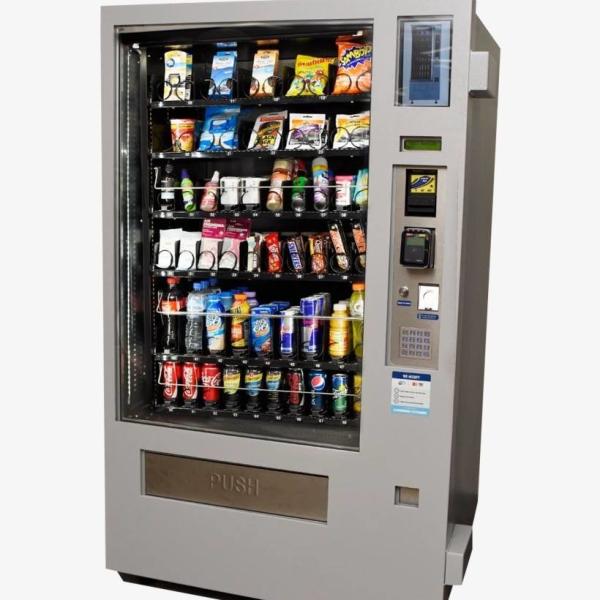 220V 50HZ Cold Drink Vending Machine With Customized Color Painting Sticker