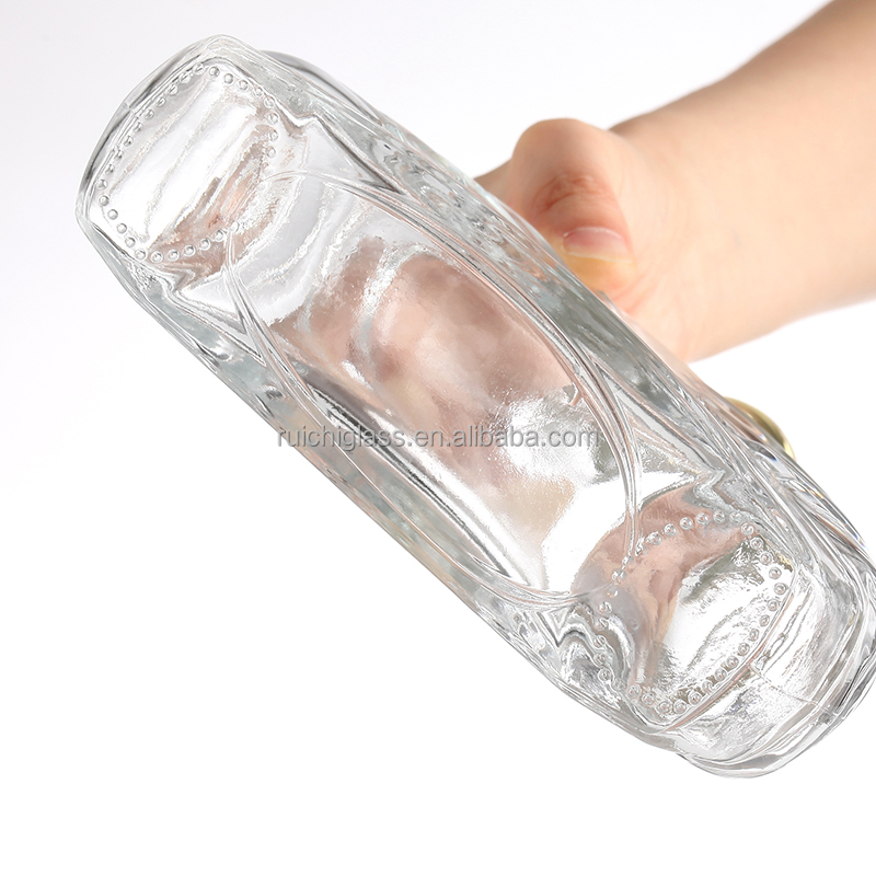 500ml 700ml 750ml Vodka Glass Bottle for Liquor Made of Super Flint Glass Base Material