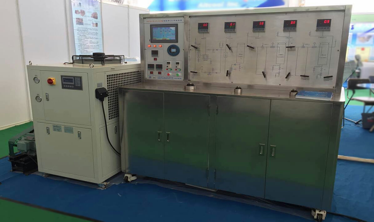 5L Supercritical Co2 Cannabinoid Extraction Equipment With LCD Monitor