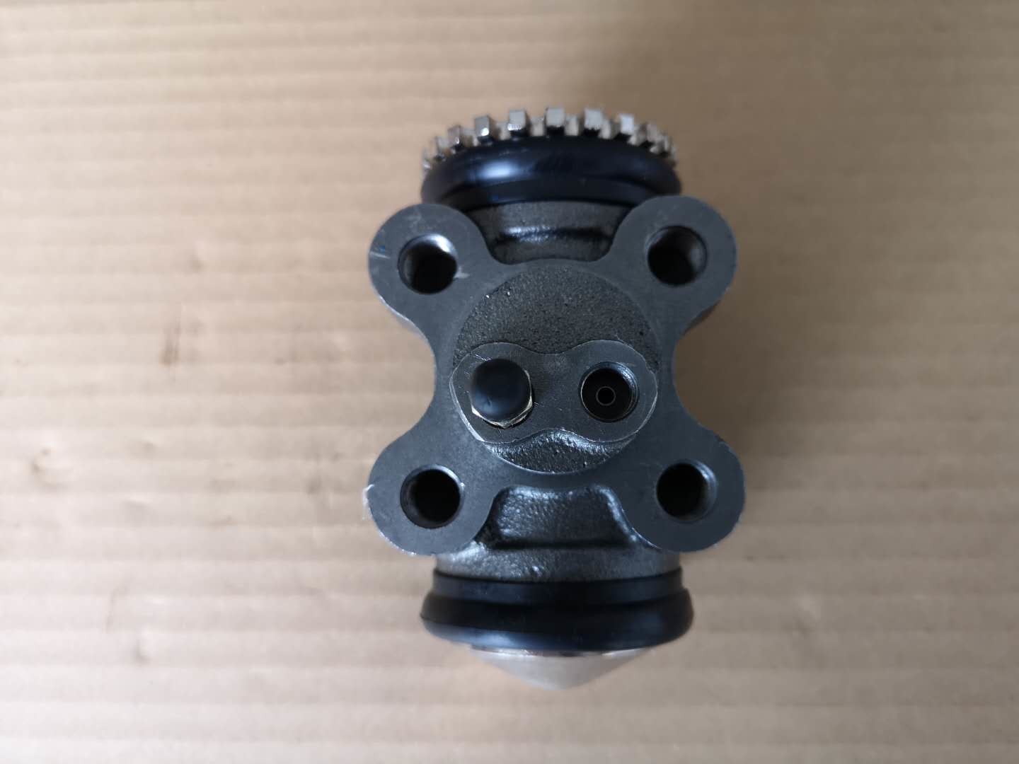 FSR113 FSR FRR Rear Wheel Brake Cylinder 1476009490 Left Side Rear Wheel Forward Cylinder