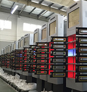19 Inch Touch Screen Mobile Cell Phone Charging Station With Digital Lockers Network Digital Signage