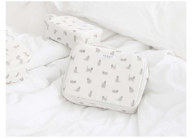 Pure Color Polyester Waterproof Toiletry Bag For Travel