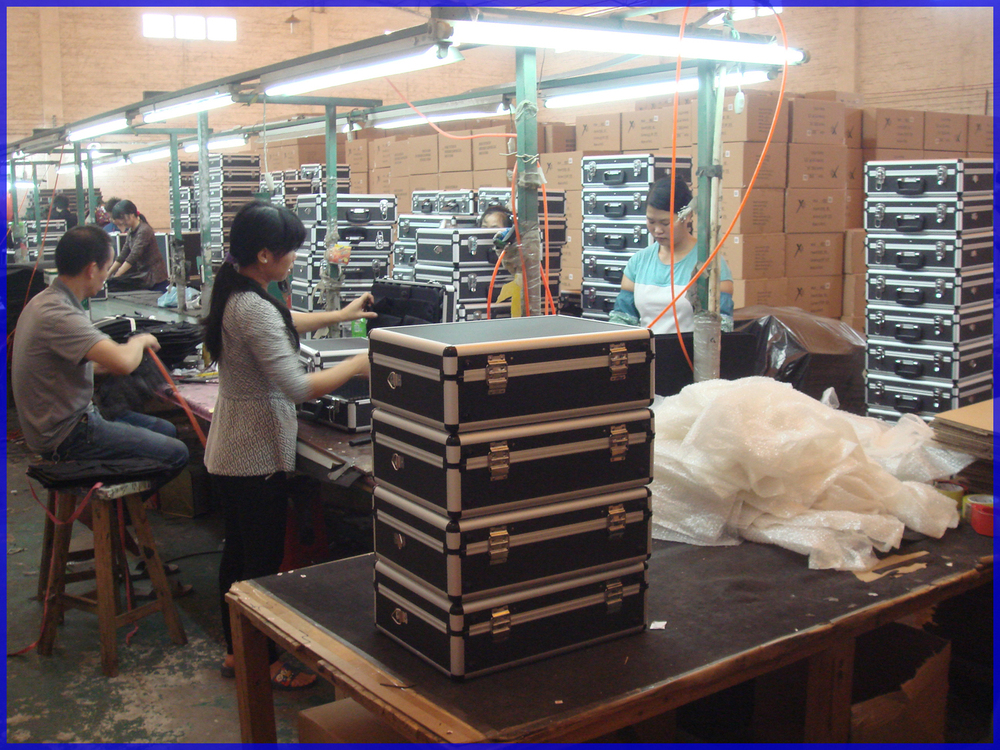 Aluminum Aluminum Camera Hard Case On Wheels Custom Color For Professionals