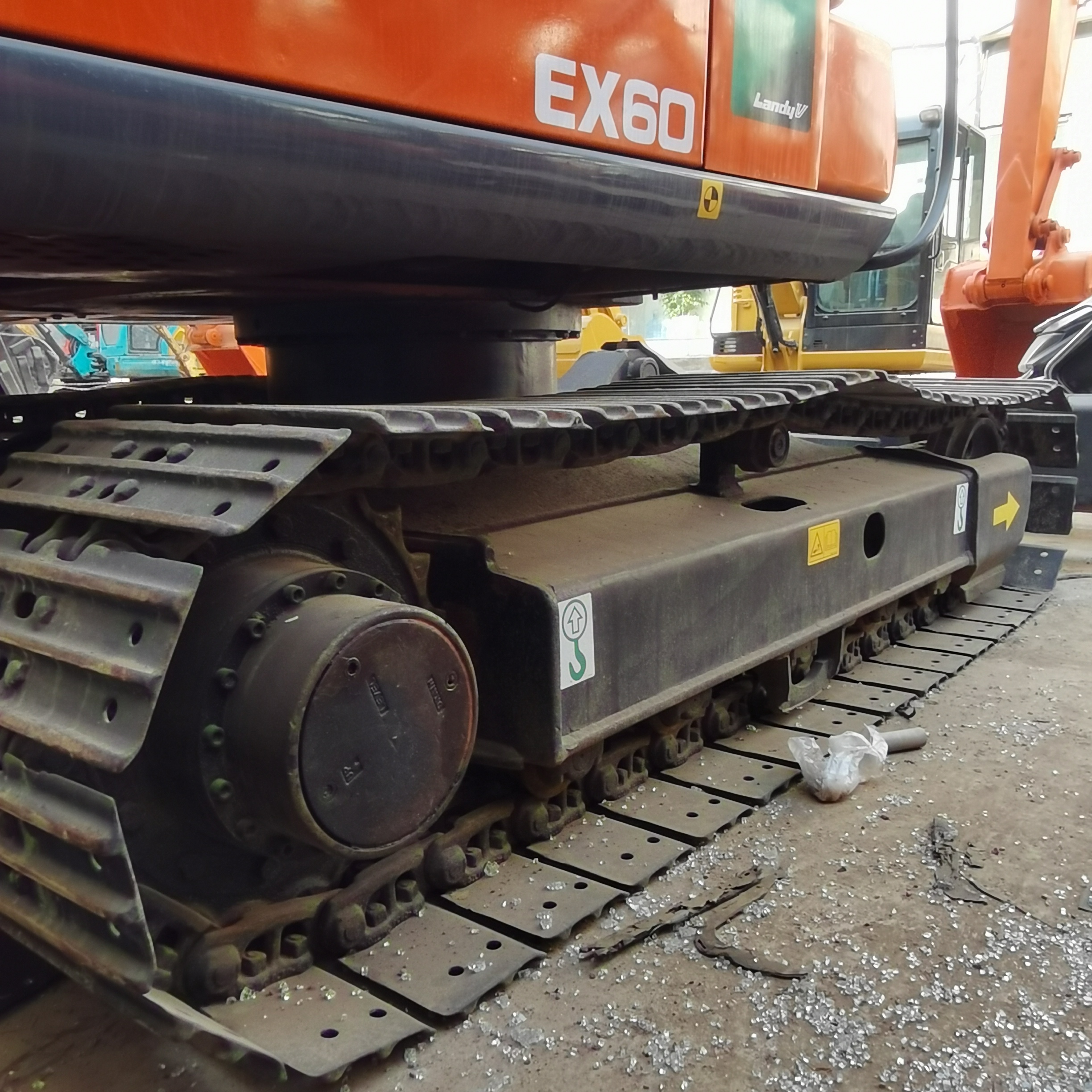 Hitachi EX60 Used Mini Excavator With 0.2m3 Bucket Capacity And 6300 Operating Weight