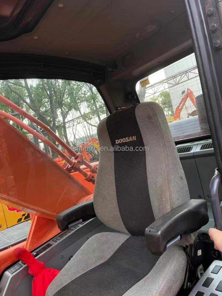 Used Doosan DX300 excavator 30ton second hand excavator good condition