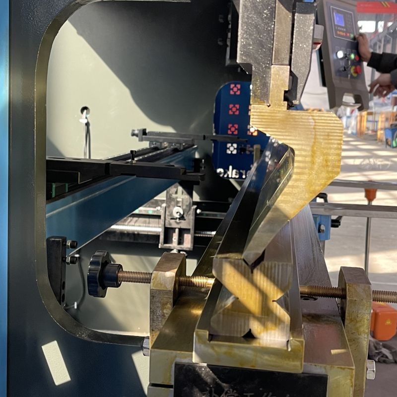 80T 2500 Torsion Bar Press Brake CNC E22 Controller Angle Programming