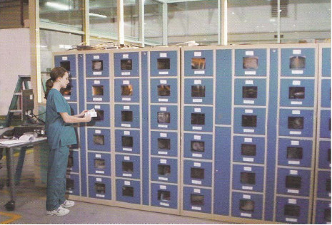 Factory Intelligent Locker Systems 6 Tier Steel Body Transparent Door Anti UV Aging