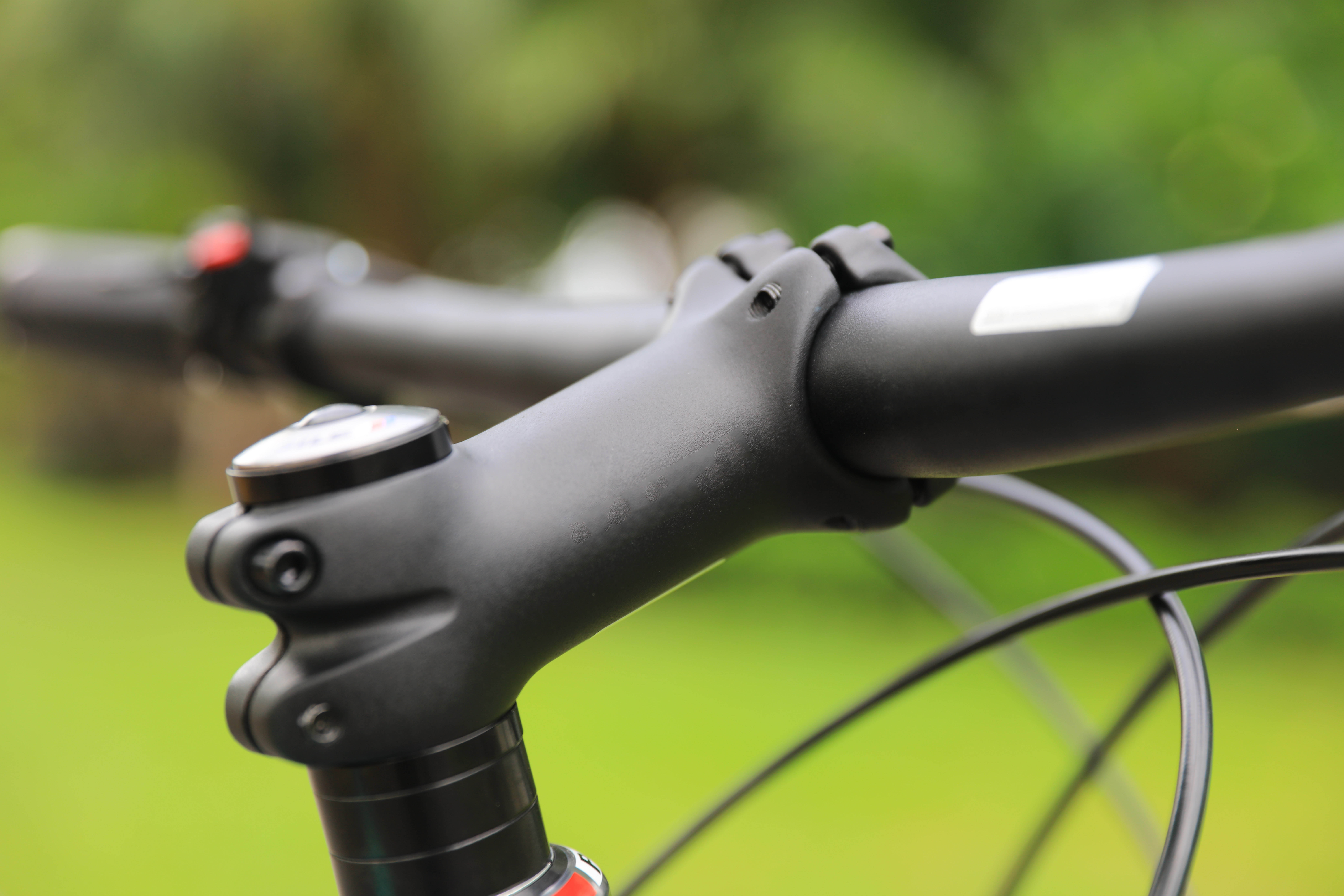 Durable 11speed Oil Brake Mountain Bike with High Cost Performance and Ordinary Pedal