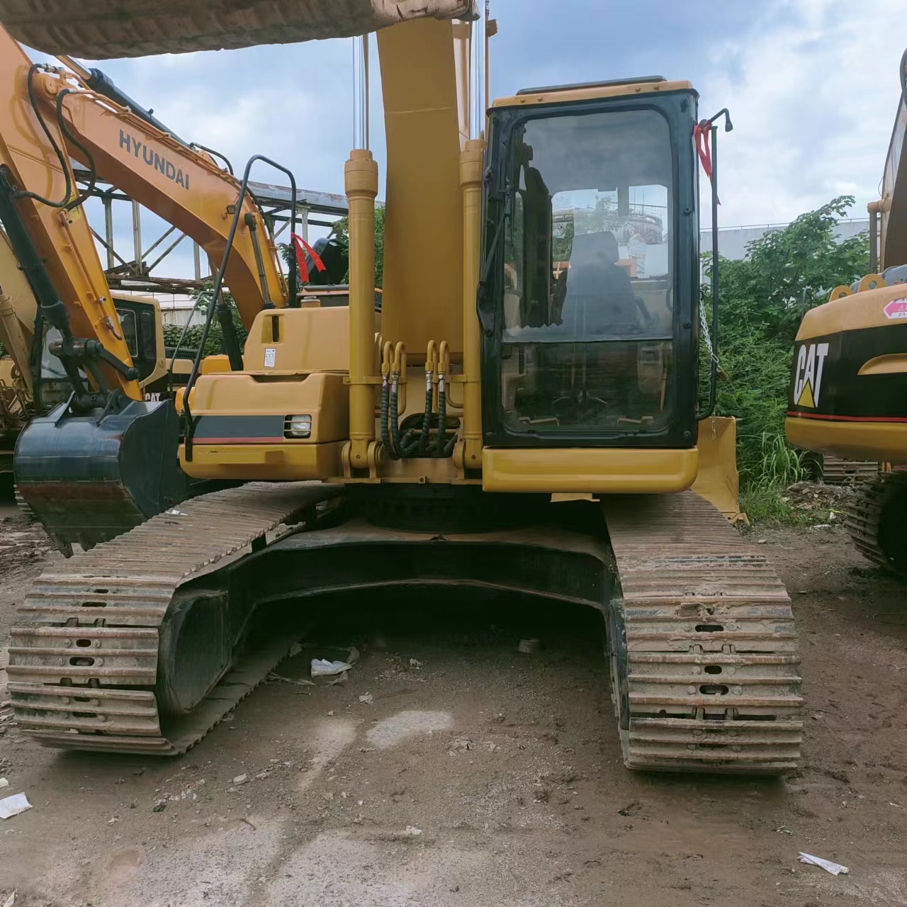 Used Cat 325B Excavator With Original Hydraulic Cylinder And 28600kg Weight