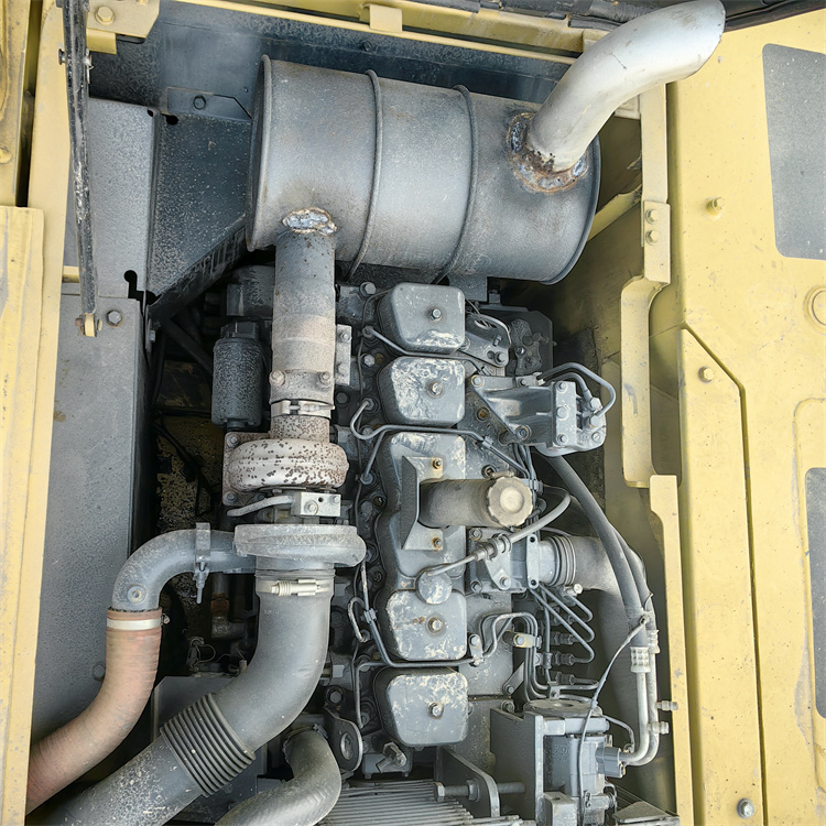22 Ton Used Komatsu PC220-7 Crawler Excavator with Original Hydraulic Cylinder in Japan