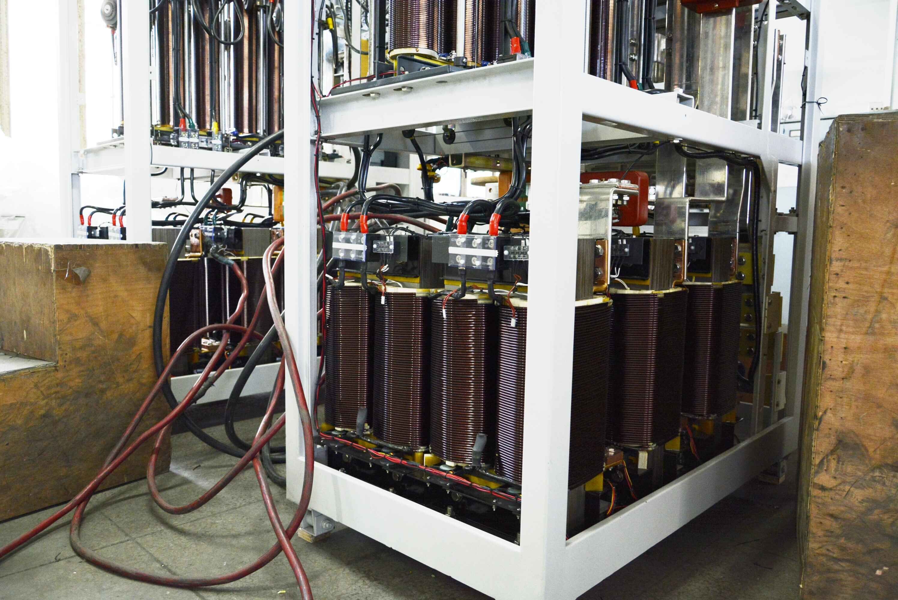 Industrial Low Voltage 1250KVA Three Phase AC Power Stabilizer With Short - Circuit Protection Touch Screen Dispaly