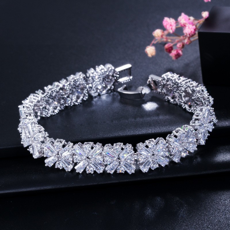 New Flower Bracelet Shining Tiny CZ Crystal Charming Bracelet Link Chain Bracelet for Women Wedding Party Jewelry