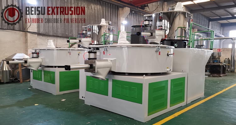 800L High Speed Heating 1800kg/H Mixer Blade