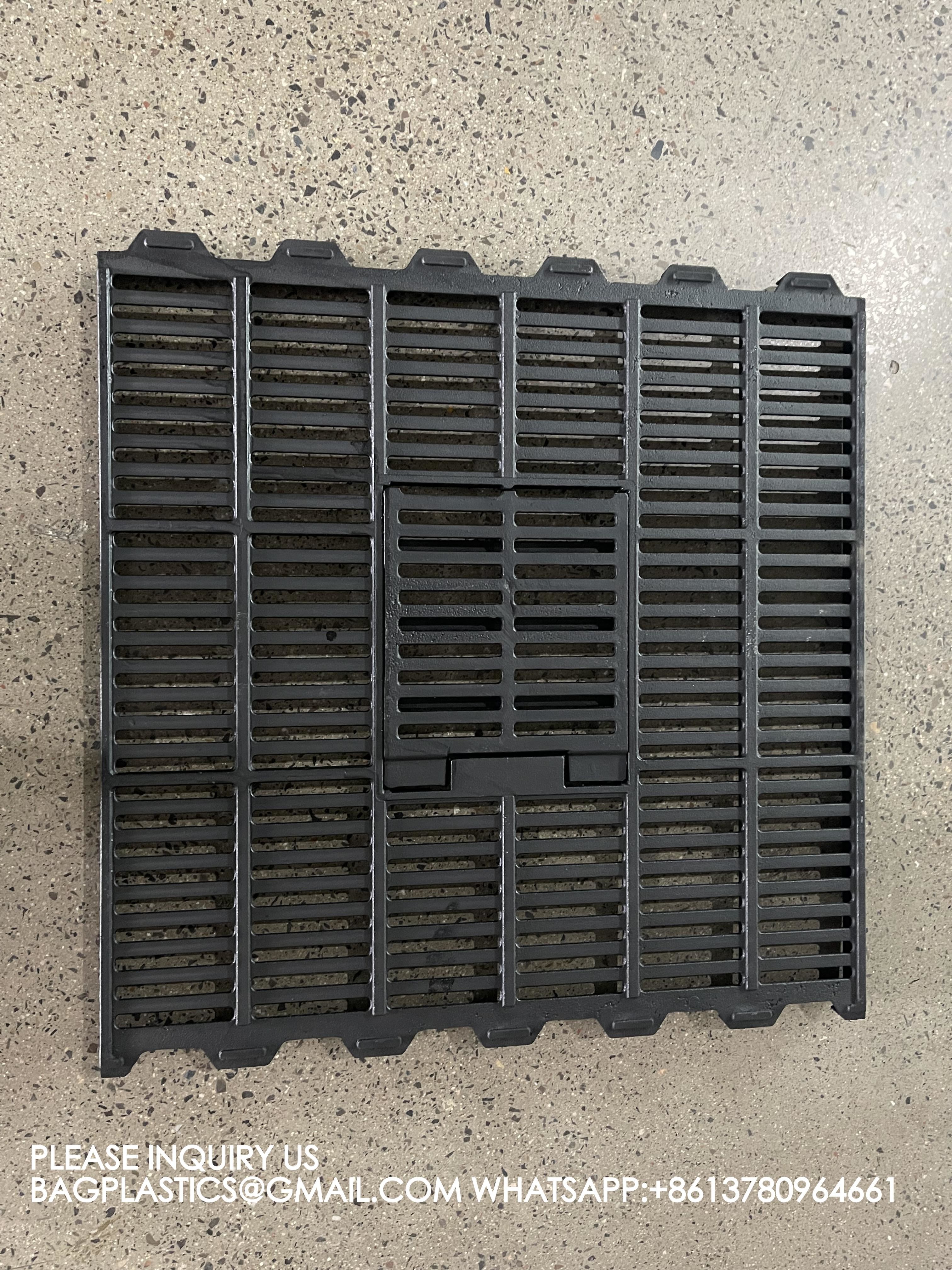 Durable 600*600mm Cast Iron Slat Floor Farrowing Crate For Sow For Animal Husbandry Equipment