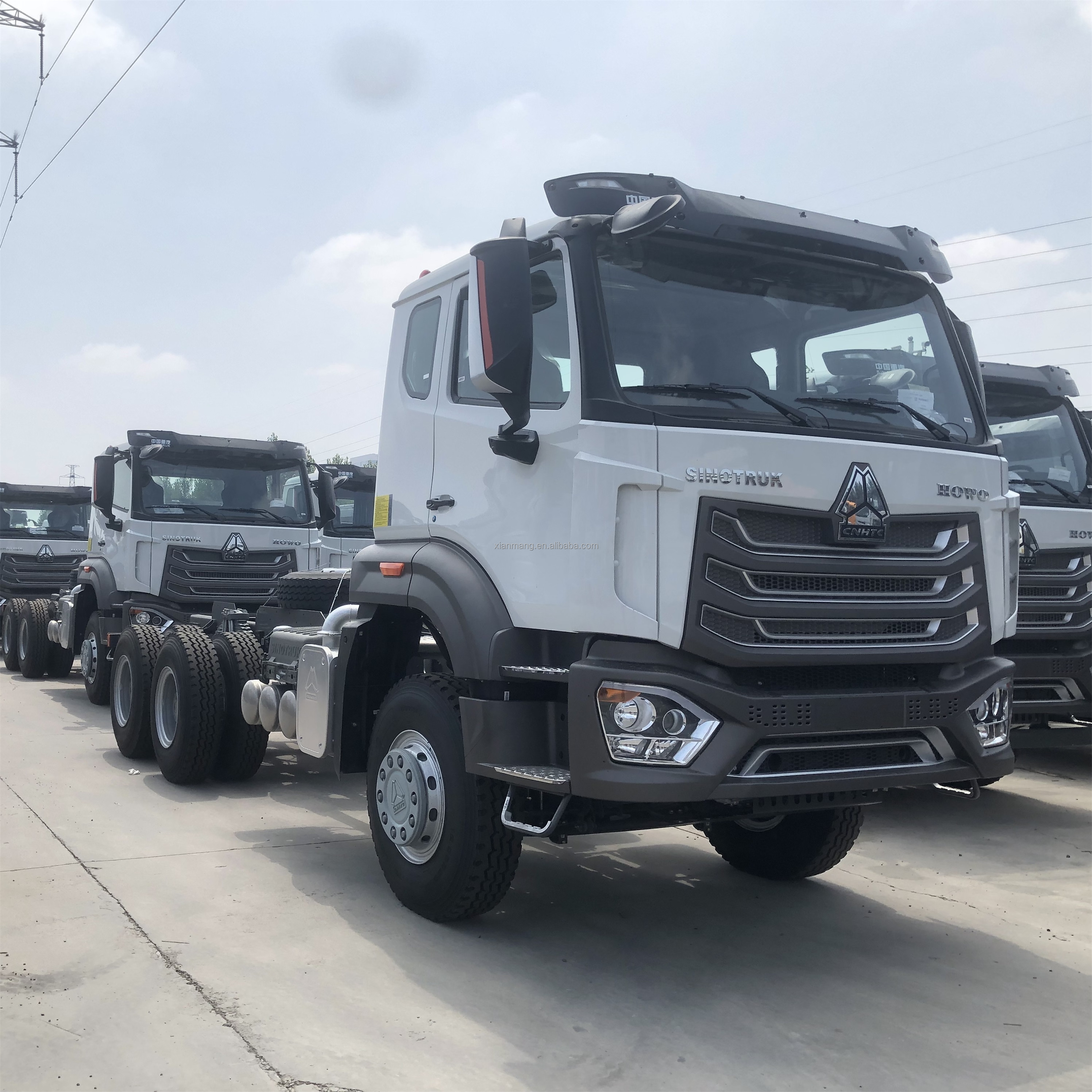 Sinotruck Hohan E7G 6x4 10 Wheels Prime Mover Trailer Truck Head With Manual Transmission And Air Conditioner