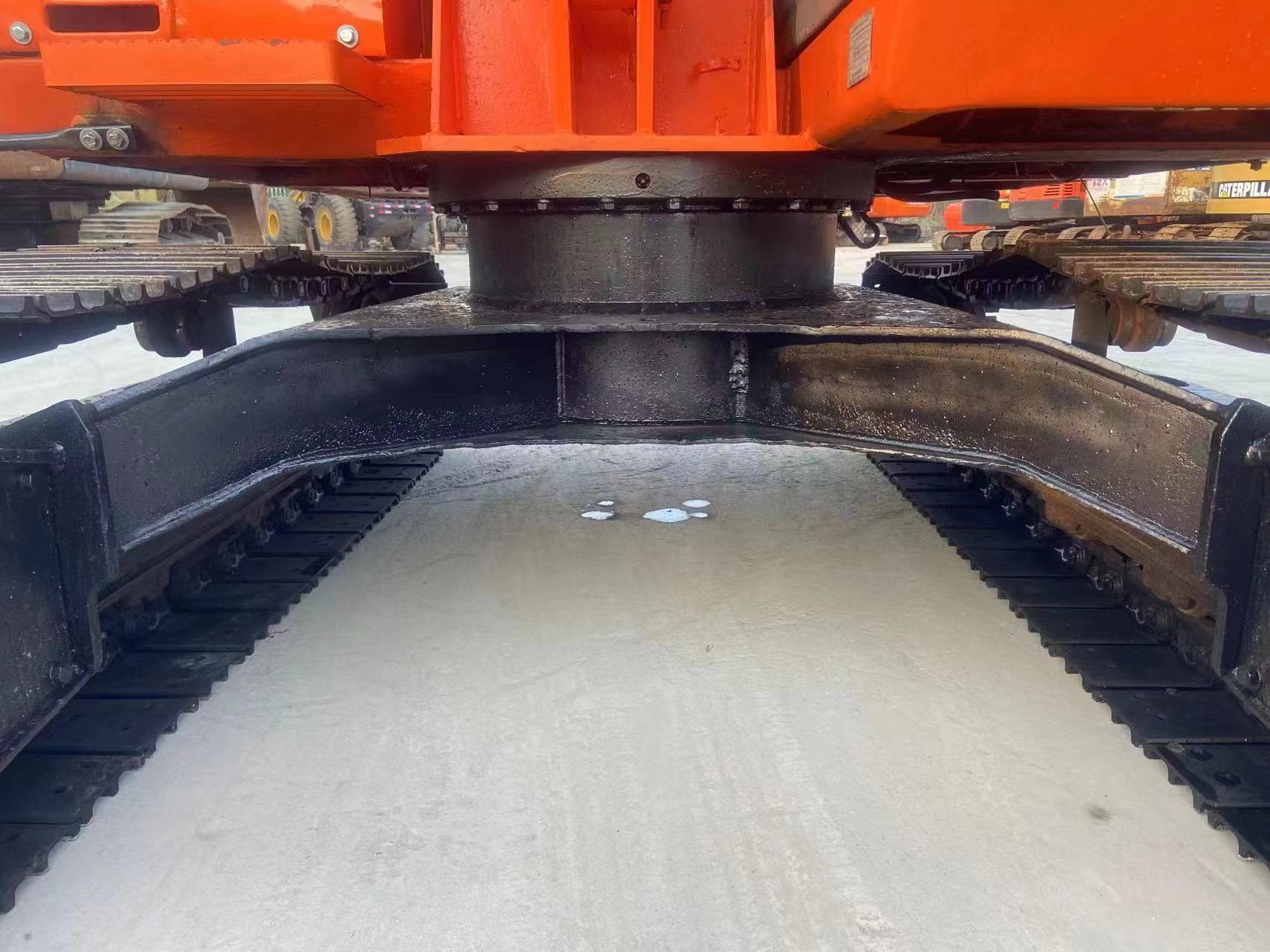 Used Hitachi EX60-5 Crawler Excavator with Original Hydraulic Pump in Japan