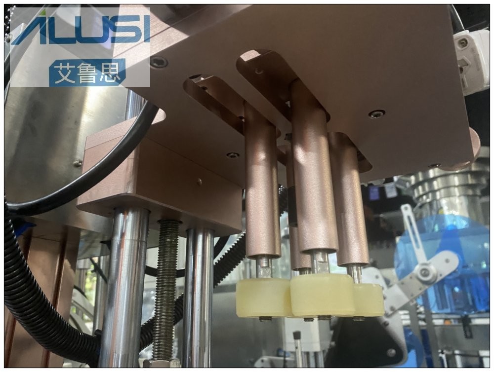 0.6MPa Cap Screwing Machine Mist Spray Capper Soda Water PET Bottles Liquid Vials Locking Machine