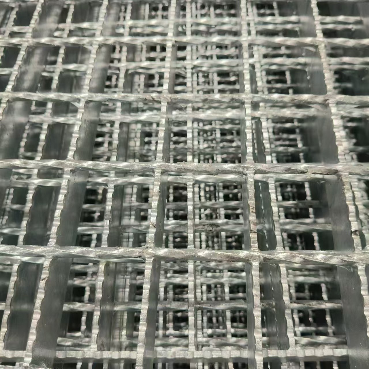 Marine-Grade Steel Gratings: Corrosion-Resistant and Durable