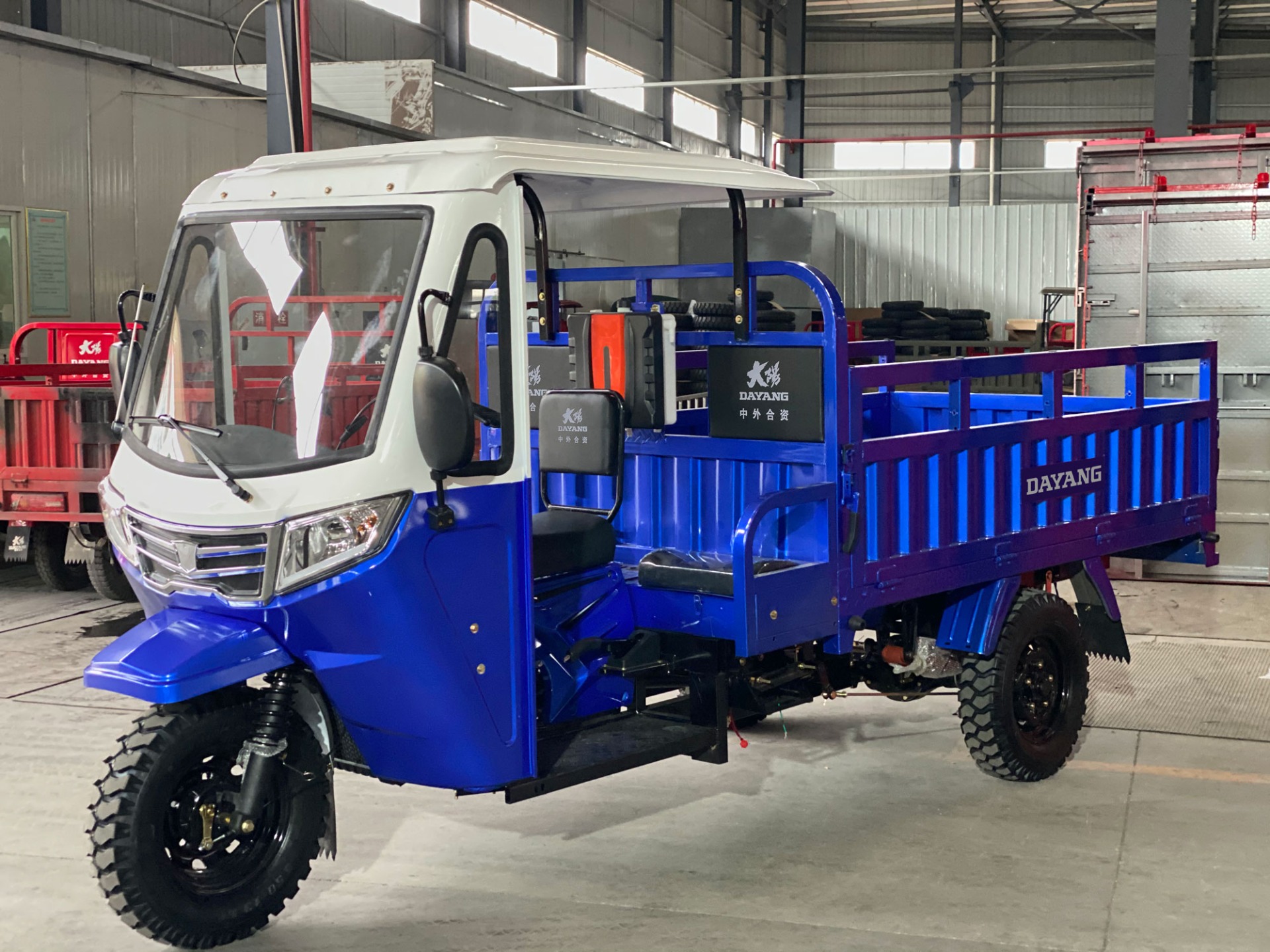 12V Semi Cabin power Passenger And Cargo Gasoline Trike for Cargo Transportation