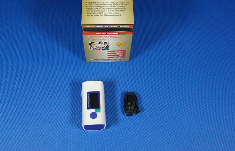 0.96'' Omron Fingertip Pulse Oximeter With 2 AAA Batterries