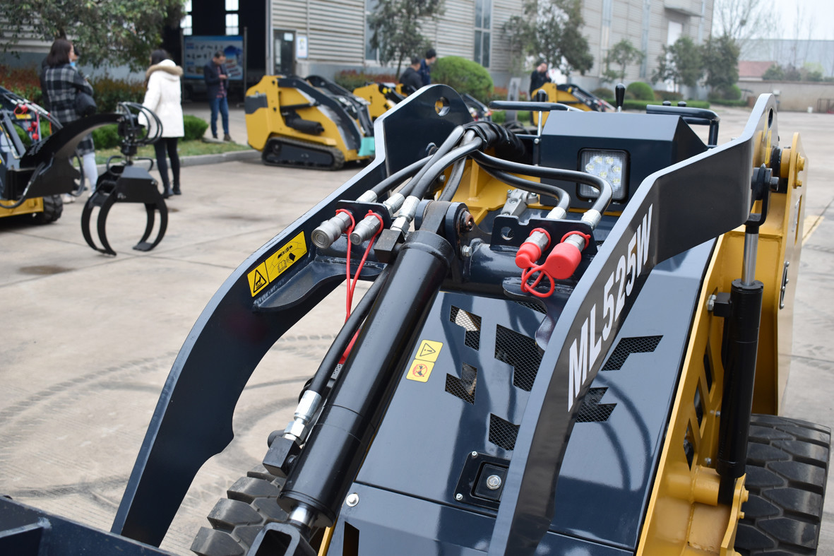 1.4kW 5.2L Mini Skid Steer Track Loader With Kubota Diesel Engine