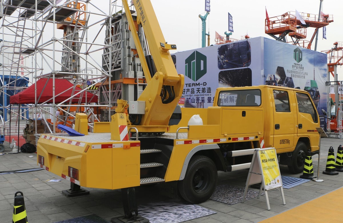 30m New High-Altitude Operation Truck Mounted Aerial Work Platform For Sale