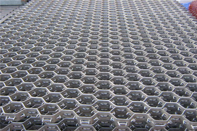 2.0X20X50mm 310S Hex Mesh Refractory Lining China Manufacturer