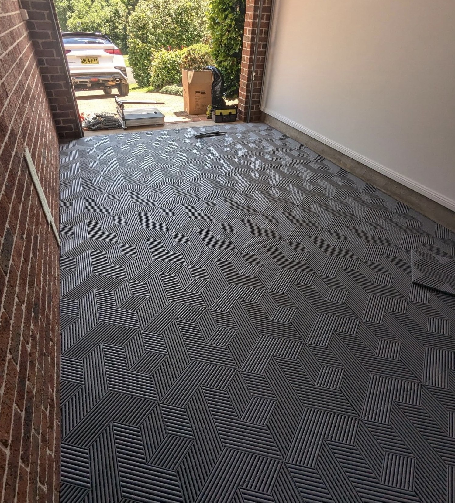 Modern Interlocking Garage Flooring Red Plastic Mats For Garage Floor