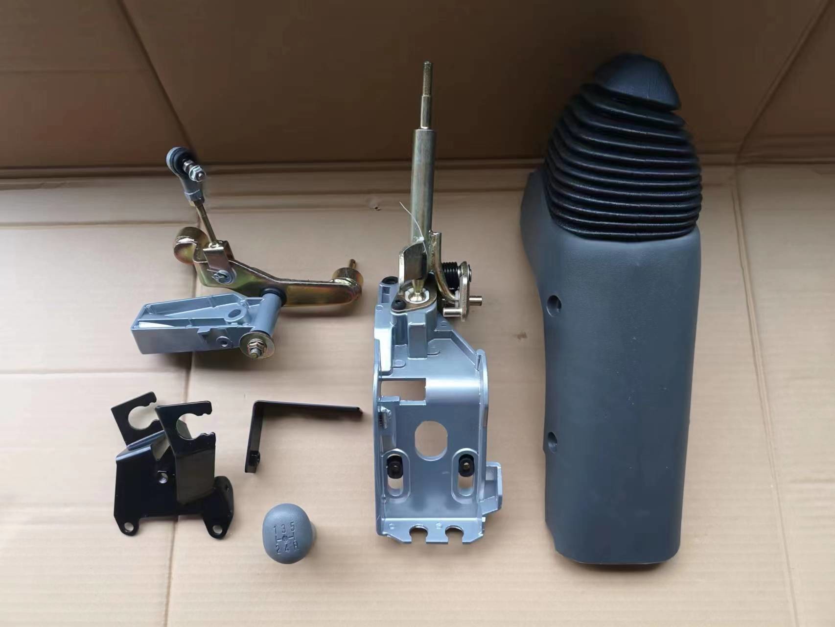 Speed Change Lever Assembly ISUZU NPR Parts For NKR NQR NLR 8-97204506-0