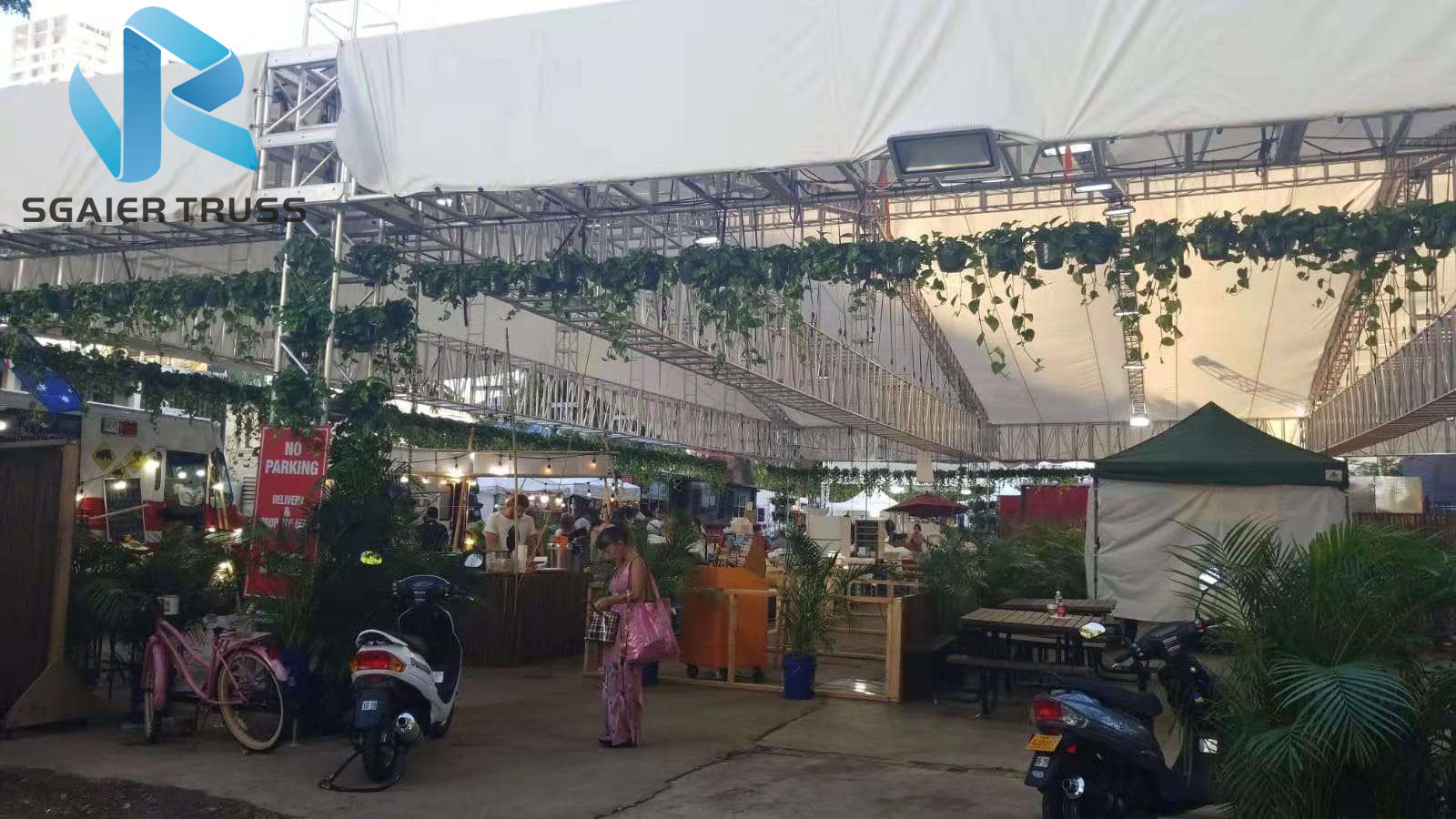 Steel 400 * 400mm Sgaier Truss For Real Estate / Car Park / Government