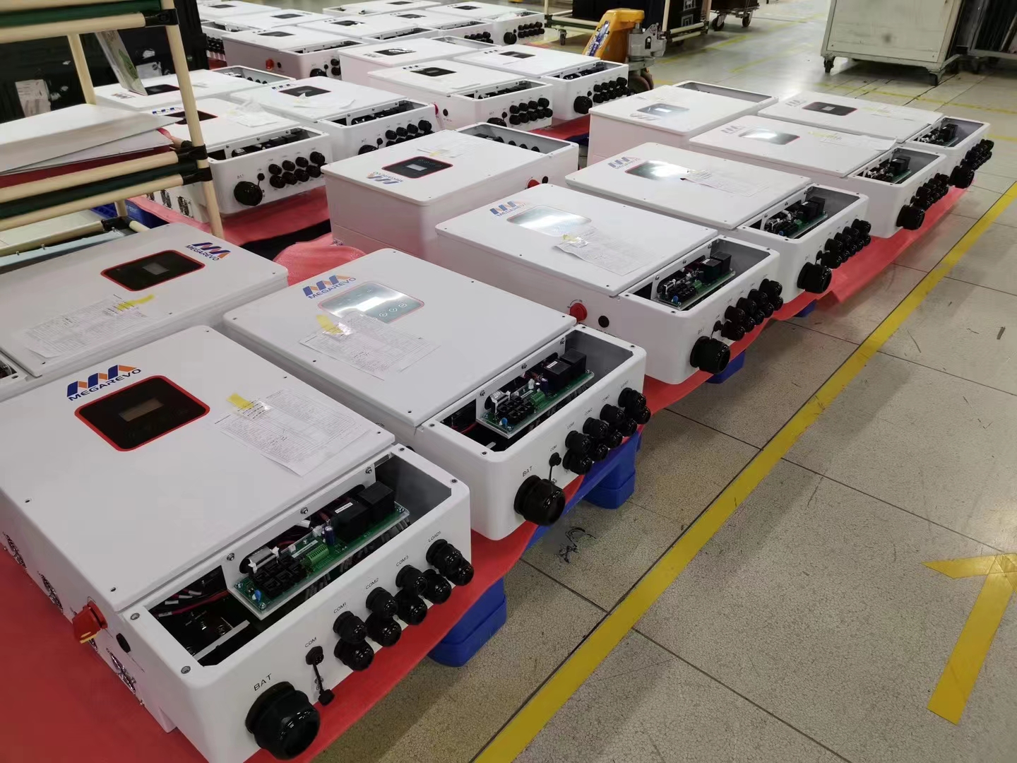 Split Single Phase Hybrid Inverter 8KW With 48V Battery For Home Storage Application