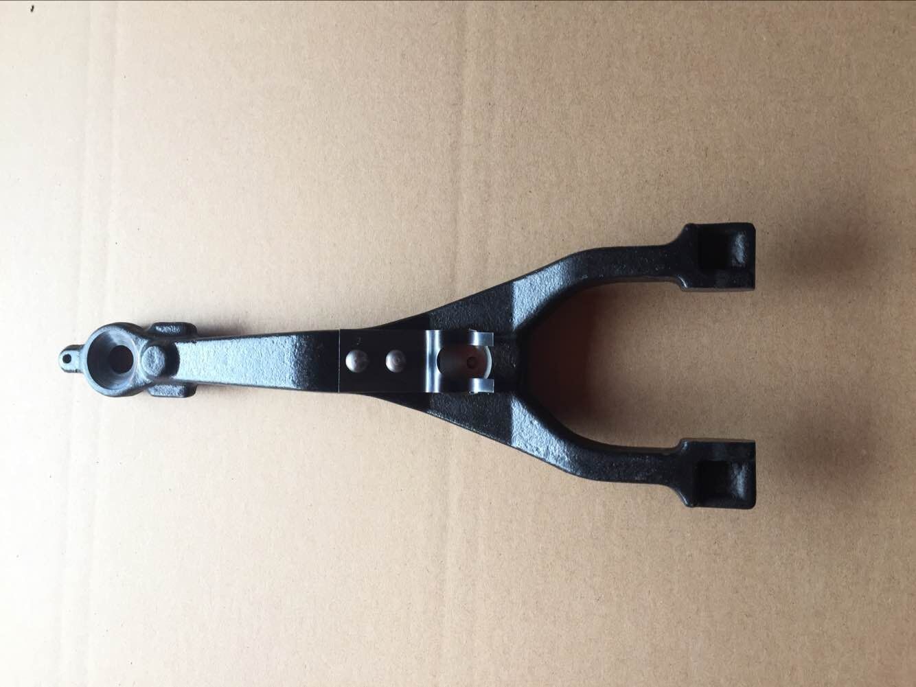 4HF1 4HG1 Clutch Fork 8971879360 For Transmission Model MXA-series Isuzu NKR NPR Truck Speed Level Change Part