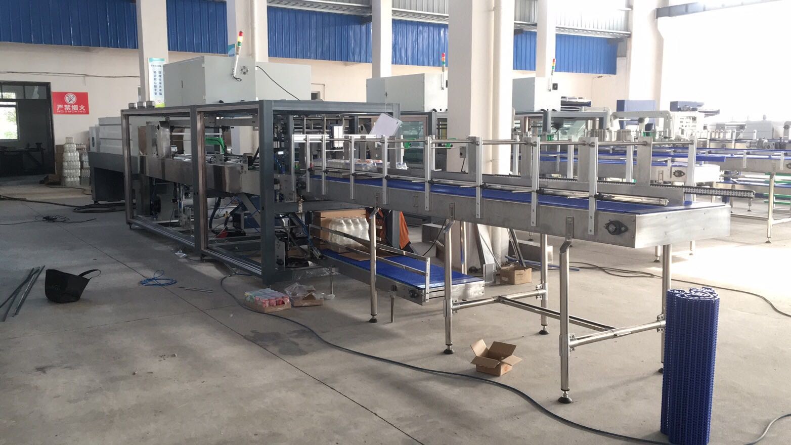Automatic Beverage PE Shrink Film Wrapping Machine For Glass Bottle Water Line